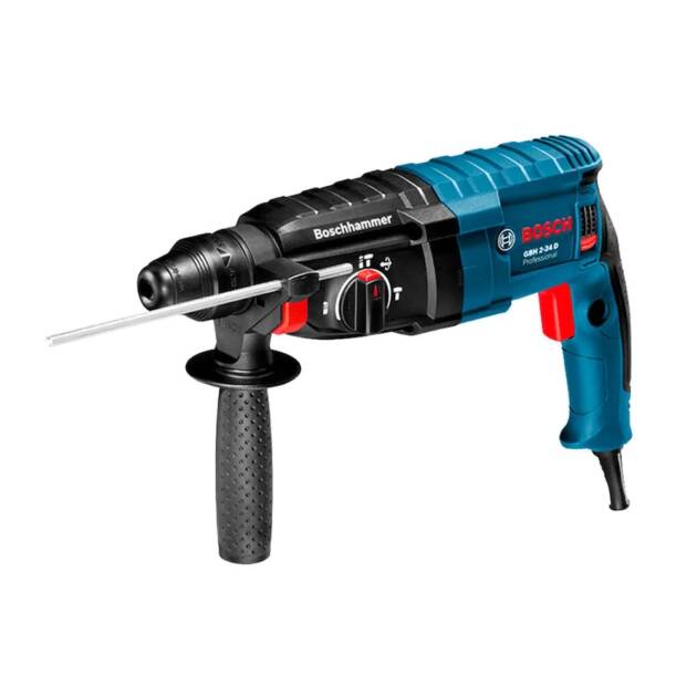 O Martelete Perfurador Rompedor 1/2" Bosch GBH 2-24 D 820W com Maleta oferece muita produtividade aos profissionais, em perfurações com e sem impacto e cinzelamentos. Possui interruptor eletrônico, ideal para instalações das mais variadas e sistema de encaixe SDS-Plus para trocas rápidas de acessórios. Indicado para pedreiros, instaladores de móveis, de cortinas, empreiteiros, eletricistas, encanadores, instaladores de ar condicionado, instaladores de tela de proteção, portões. Potência: 820 Watts 0-1.300 rpm 0-5.100 ipm - Diâmetro máximo perfuração concreto broca maciça: 24mm - Diâmetro máximo perfuração madeira: 30mm - Diâmetro máximo perfuração aço: 13mm - Mandril SDS-Plus: 1/2" (13mm) R$ 1.140,00 - Até 6x sem juros no cartão